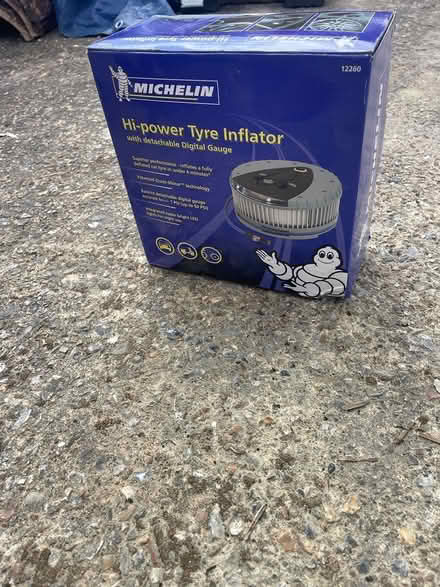 Photo of free Tyre inflator and clock (Faversham ME13) #1