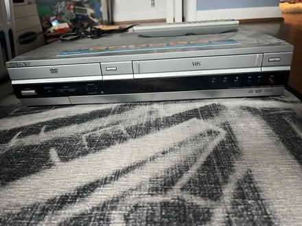 Photo of free DVD VCR samsung (Columbia Heights) #2