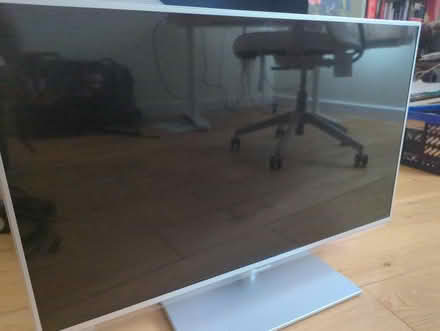 Photo of free Large TV - not fully finctional (Kibworth Beauchamp LE8) #1