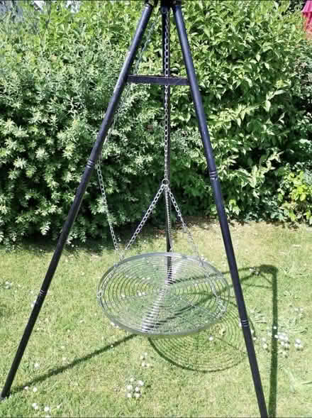 Photo of Cooking firepit tripod (Erith DA8) #1