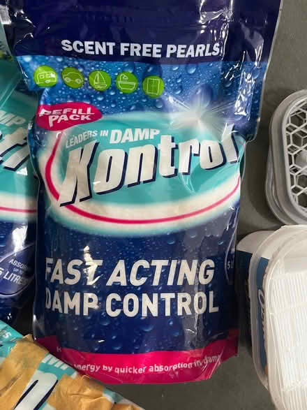 Photo of free Damp absorbing granules (Greaves LA1) #1