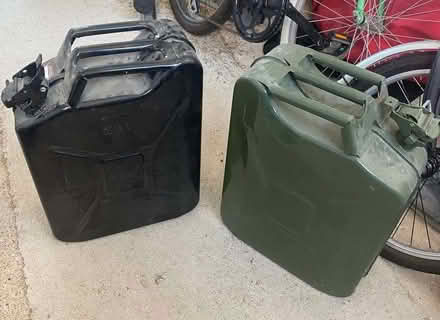 Photo of free 2x 20L metal jerry cans (Haddenham HP17) #1