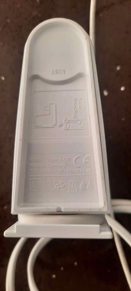 Photo of free Braun electric toothbrush charger (Woodford IG8) #1