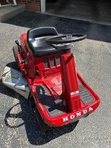 Photo of free Honda riding mower- Runs well (Sleepy Hollow by 72 & Randall) #3