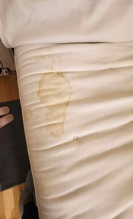 Photo of free Double bed mattress, bed not included (Elmers End BR3) #4