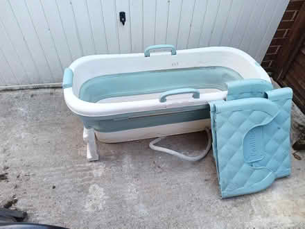 Photo of free Collapsible bath (Cam GL11) #2