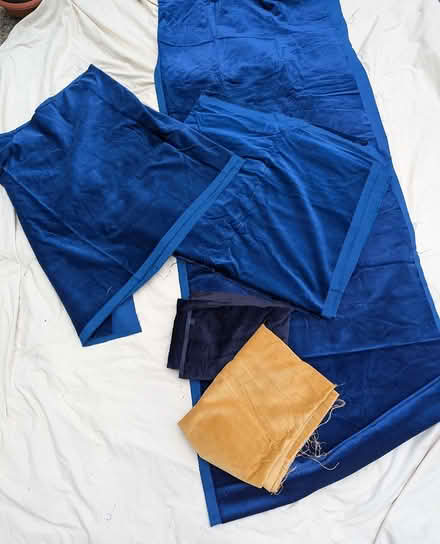 Photo of free vintage velvet fabric (BD16) #1