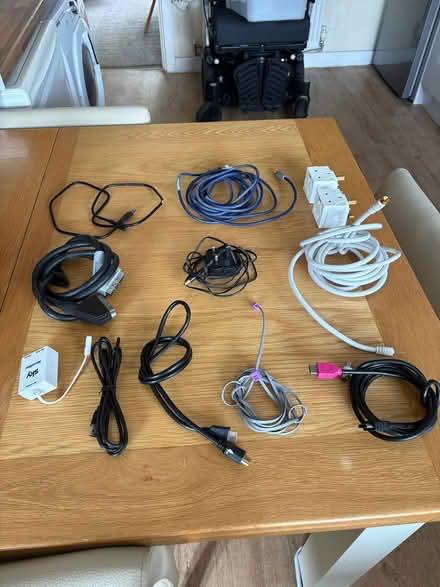 Photo of free assorted cables and portable ariel (WF12 Chickenley / Dewsbury.) #3