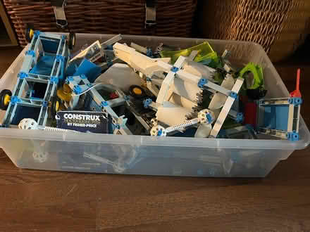 Photo of free 1980s k nex building toy (Columbia Heights) #1