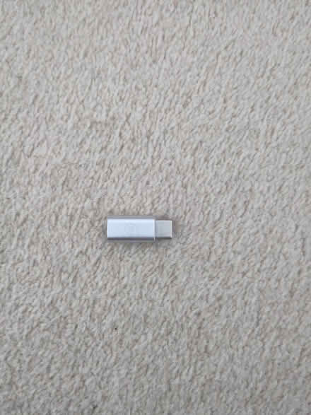 Photo of free Micro-USB --> USB-C adapter (SE27) #1
