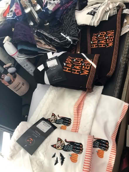Photo of free Halloween towels and table decor (Watnall NG16) #2