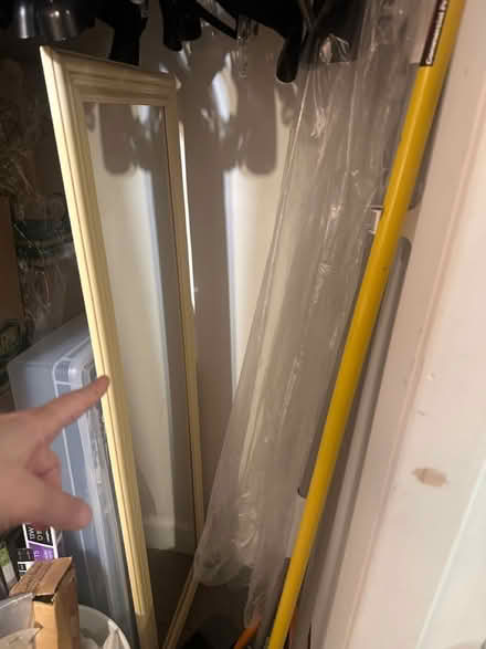 Photo of free tall mirror, ugly (Midtown East / E 40s) #1