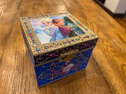 Photo of free Frozen Jewelry Box and Set (Wilshire and La Cienega) #2