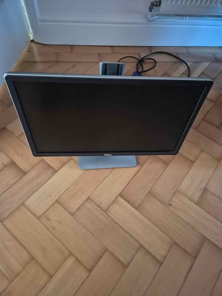 Photo of free Dell computer monitor (TW3 Hounslow Central) #1