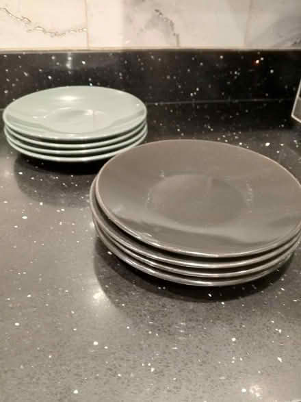 Photo of free Medium sized plates (Castlefield HP11) #2