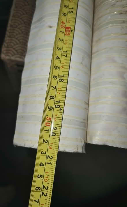 Photo of free Wallpaper with raised stripes (Hackney E8) #4