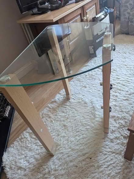Photo of free glass multi media stand (ME11) #4