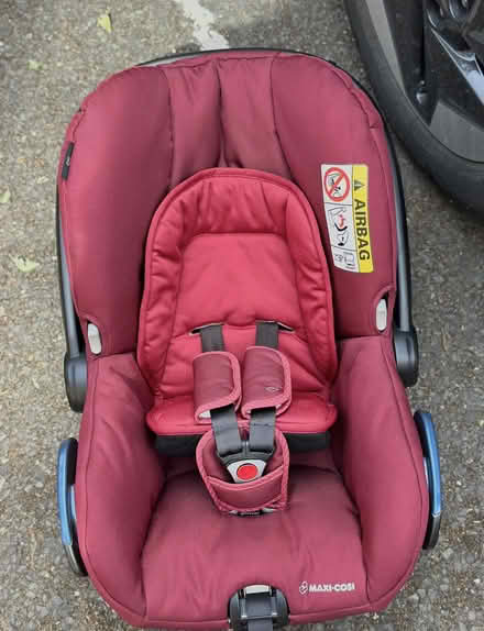 Photo of free Maxi Cosi car seat (Marble Hill Park TW1) #1