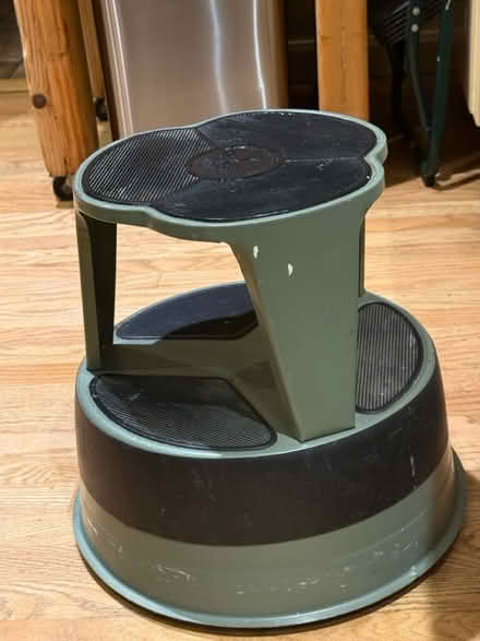Photo of free Library stool (Mill Valley) #1