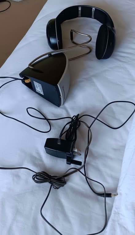 Photo of free Sennheiser Wireless Headphones (Bussage GL6) #3