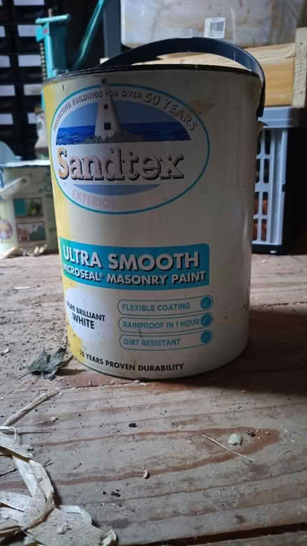 Photo of free Sandtex white masonry paint (Stanford le hope, SS17) #1