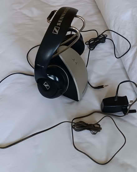 Photo of free Sennheiser Wireless Headphones (Bussage GL6) #2