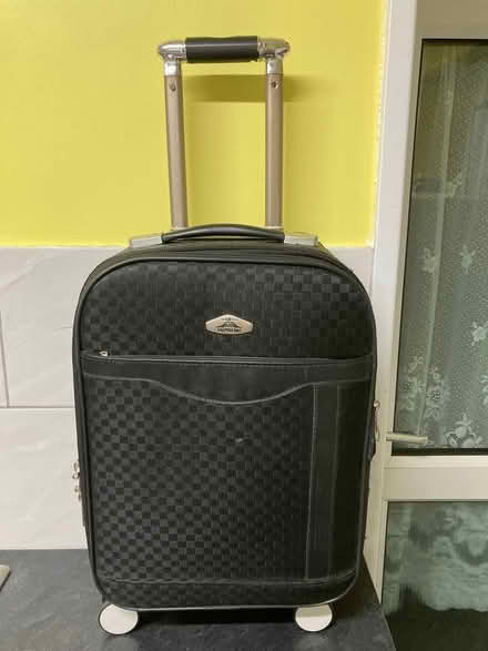 Photo of free Suitcases (damaged/broken handles) (B71 West Bromwich) #4
