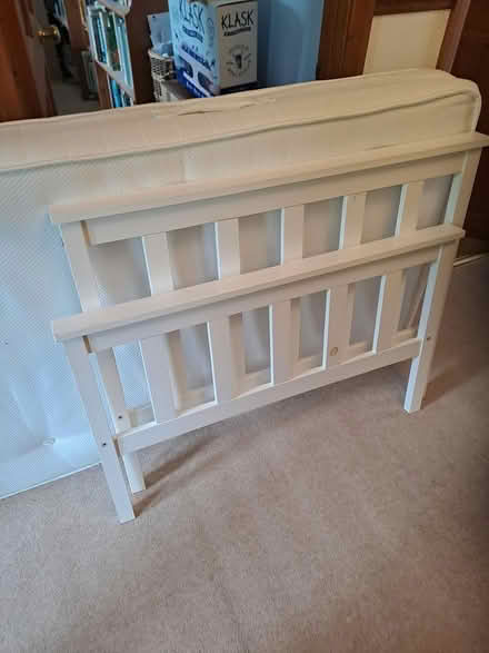Photo of free Single bed (Leigh Dawes Green RH2) #1