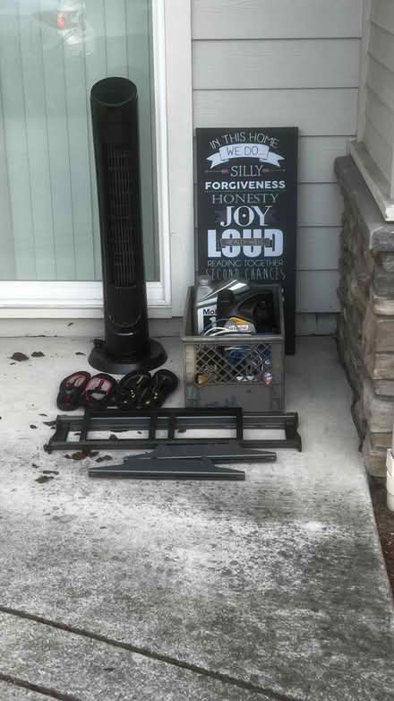 Photo of free Fan, art, TV mount, motor oil, etc (San Leandro) #1