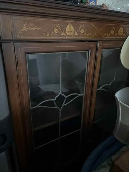 Photo of free Display cabinet with lights (Nomansland SP5) #1