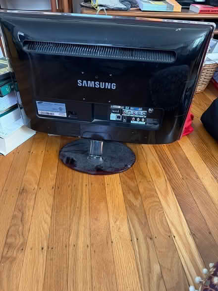 Photo of free Samsung TV monitor (El Cerrito) #1