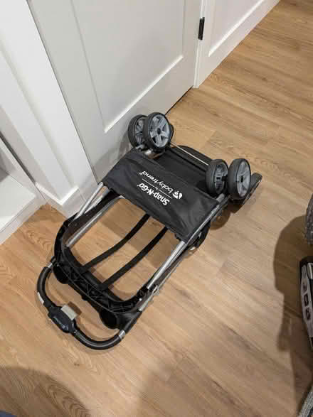 Photo of free Infant car seat w/ stroller base (East Arlington) #3