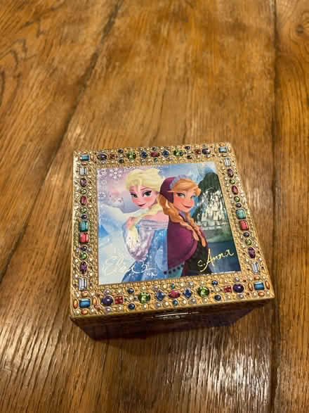 Photo of free Frozen Jewelry Box and Set (Wilshire and La Cienega) #3