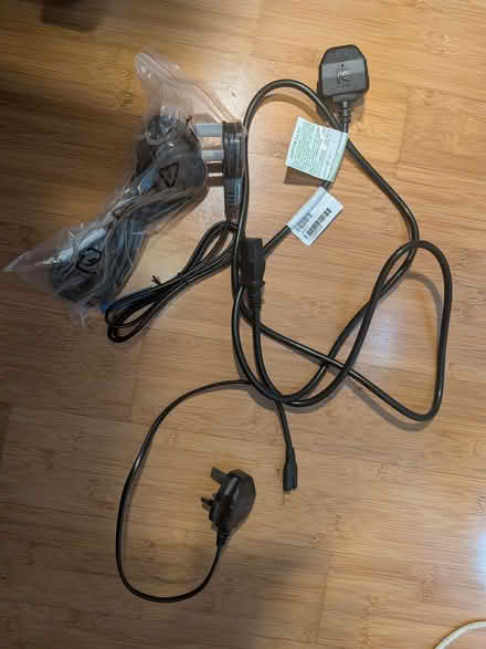 Photo of free Power leads 2 x Radio and 2 x Kettle (East Ham E6) #1