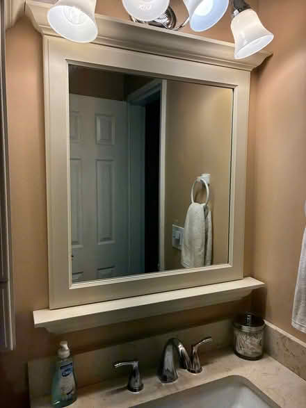 Photo of free Wall mirror (Saugerties) #1