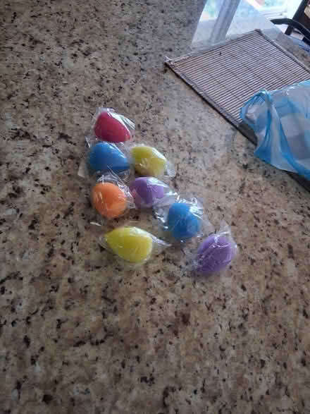 Photo of free makeup sponge applicators (North Brentwood) #1