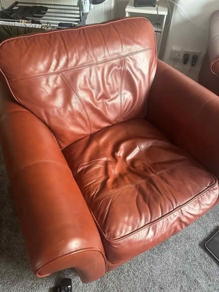 Photo of free 1 sofa, 2 armchairs, 1 TV stand, 1 chest of drawers, 1 bin (Crouch Hill N8) #1