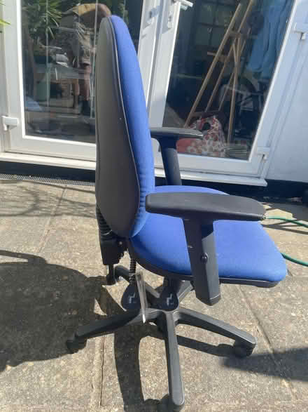 Photo of free Blue office chair (Thorpe Bay SS1) #4