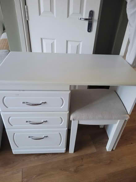 Photo of free Small desk and stool (Scarlett avenue HP22) #1