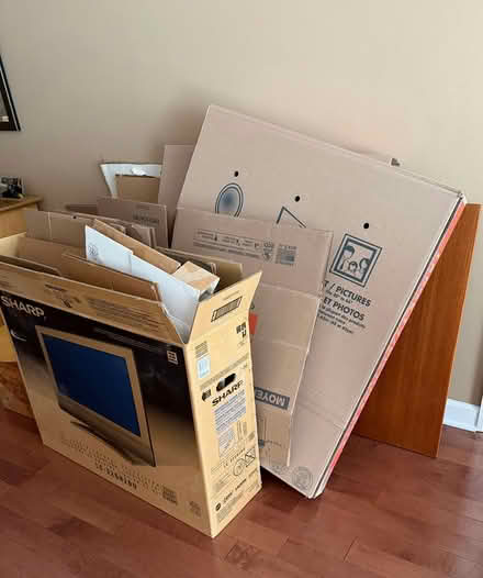 Photo of free Boxes and packing materials (near Evanston YMCA) #1