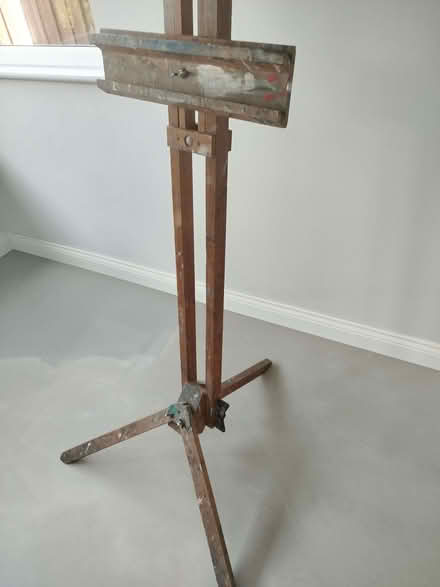 Photo of free Artists painting easel. (Great Wakering SS3) #3