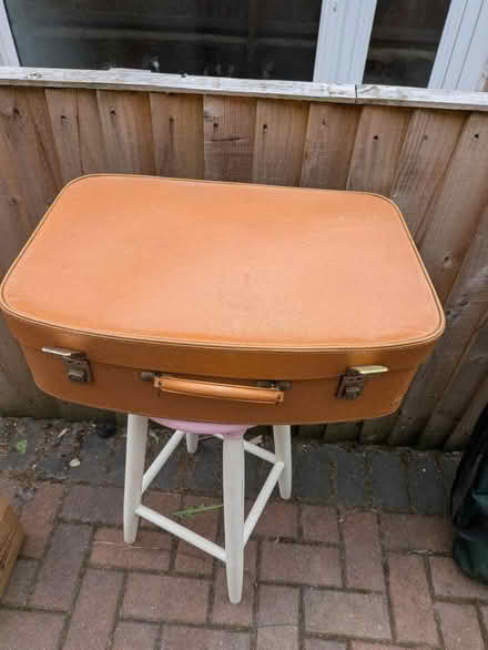 Photo of free Vintage suitcase (LS17) #1