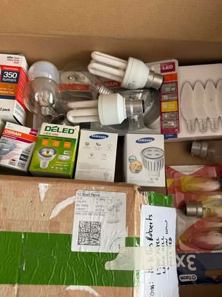 Photo of free bulbs various types (Croydon. CR2 9) #3