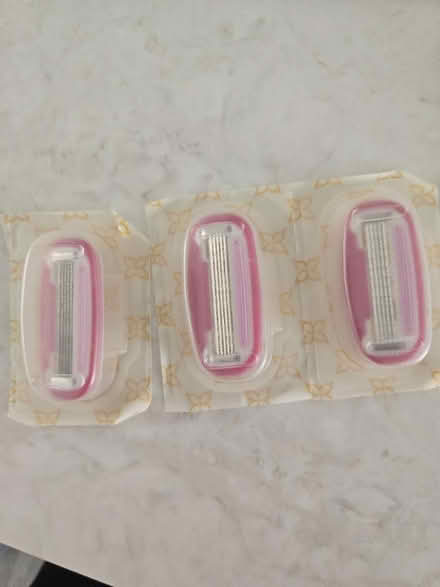 Photo of free 3 women's shaver heads (Shenley WD7) #1