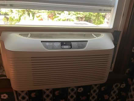 Photo of free LG Window Air Conditioners (Harbor Area Townsend) #1