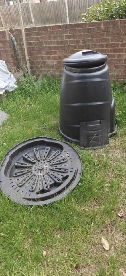 Photo of free Large compost bin (Worple road TW7) #3