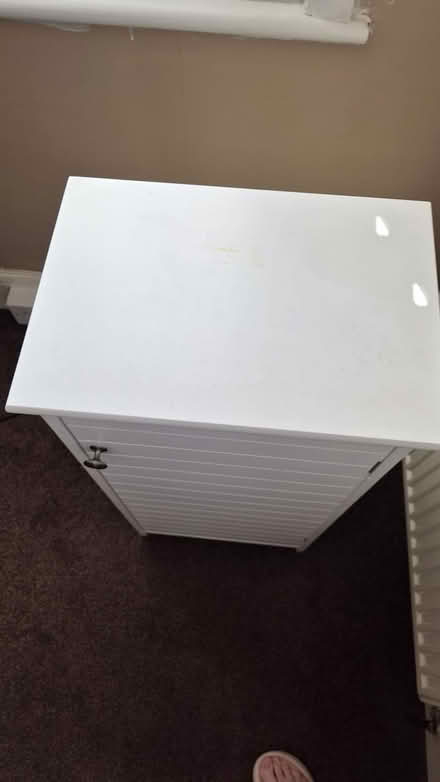 Photo of free White bathroom cabinet (Hastings Tn377er) #2