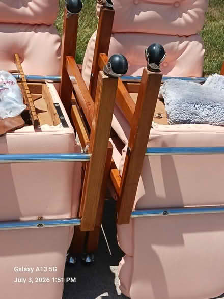 Photo of free Curbalert 4 dining chairs need TLC (Mi.& Middlebelt , Inkster Mich) #2