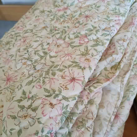 Photo of free Pretty Double Bedspread (Rayleigh SS6) #1