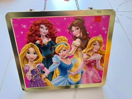 Photo of free Disney Princesses metal colouring case (Pinkneys Green SL6) #1
